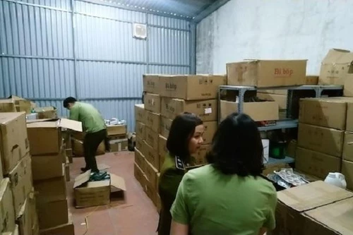 Tạm giữ hơn 16.000 sản phẩm dầu gội 'Bibop' không rõ nguồn gốc 