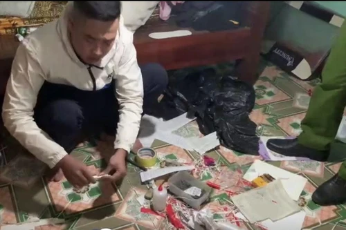 Nam thanh niên sản xuất pháo trái phép tại nhà rồi mang đi tiêu thụ