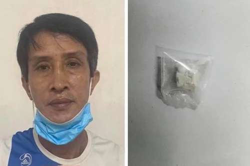 Người đàn ông đi ngược chiều, lộ gói ma túy