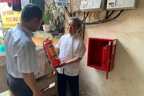 Thứ trưởng Bộ Công an Lê Quốc Hùng gửi Thư khen Công an quận Thanh Xuân về công tác tuyên truyền PCCC