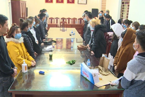 Bắt quả tang 37 'nam thanh nữ tú' bay lắc trong tiệc ma túy