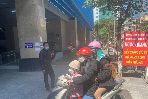 Trông xe miễn phí cho người dân tham gia trải nghiệm tàu điện Cát Linh - Hà Đông 