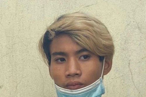 Vờ hỏi mua điện thoại rồi cầm chiếc iPhone 11 Pro max bỏ chạy