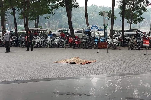Một nam giới rơi từ tầng cao chung cư HH Linh Đàm xuống đất tử vong