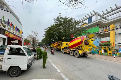 Công an quận Thanh Xuân: Xử lý 4 xe bồn bê tông đi vào 'phố cấm'