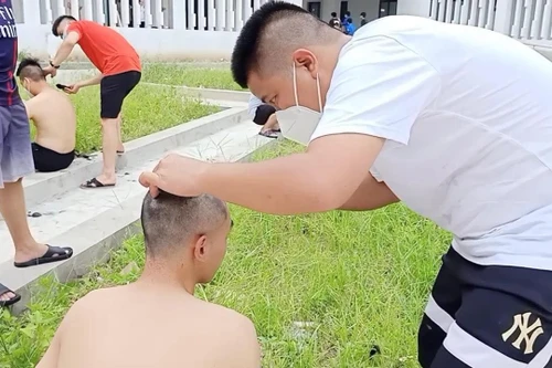 Có đồng đội tôi ở đó, trên tuyến đầu chống 'giặc' Covid ở Bắc Giang