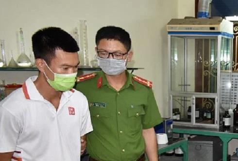 Vợ được hoãn thi hành án, chồng nối gót đi buôn ma túy