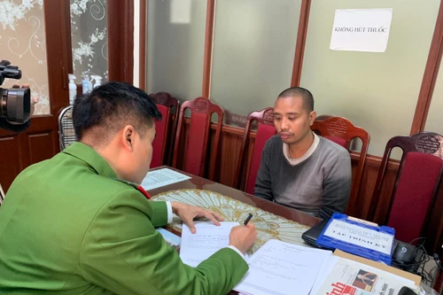 Bắt đối tượng vận chuyển cá thể vượn từ Bình Thuận ra Hà Nội tiêu thụ