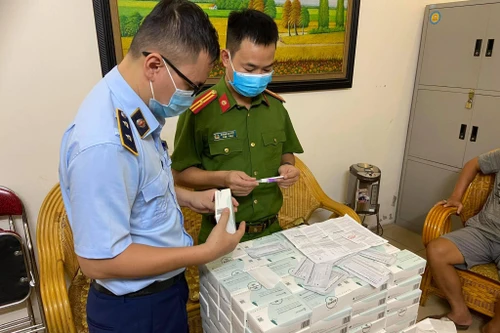 [Clip] Hà Nội: Tạm giữ gần 800 que test Covid - 19 không hóa đơn chứng từ