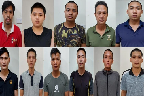 Bắt quả tang nhóm đối tượng đang "say sưa" đánh bạc 