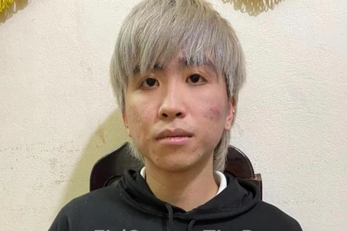 Mang ma túy đi giao cho khách thì bị bắt