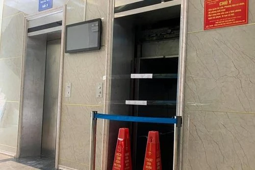 Hà Nội: Điều tra nguyên nhân vụ cô gái bị rơi trong hầm thang máy tử vong