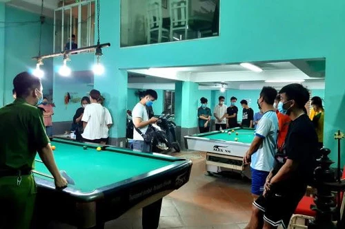 Xử lý quán bi - a cho 22 khách tụ tập, không chấp hành quy định phòng dịch Covid-19