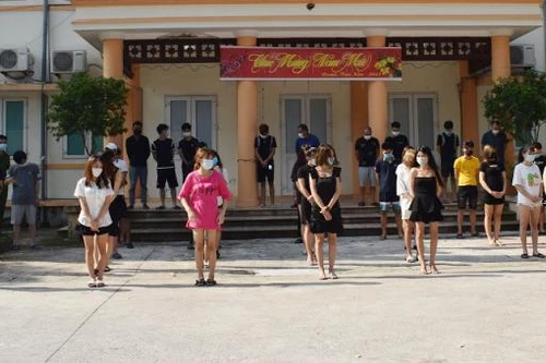 Bất ngờ kiểm tra quán karaoke, phát hiện 17/41 nam nữ dương tính ma túy