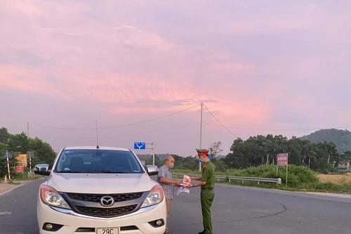 Tuyên truyền đảm bảo PCCC kết hợp kiểm soát phòng chống dịch Covid