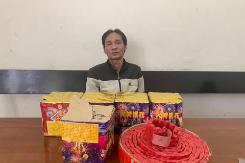 Liên tiếp bắt các đối tượng tàng trữ, mua bán pháo nổ