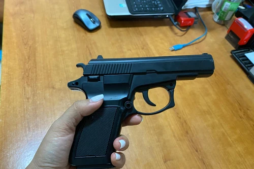 Cơ quan Công an thông tin vụ đối tượng nghi cầm súng tại gầm cầu Đông Trù