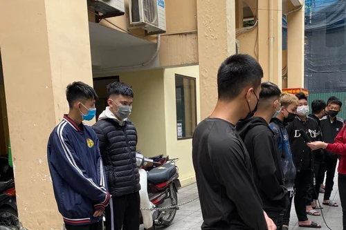 Thông tin mới nhất vụ bắt nhóm đua xe ở Hà Nội đêm 21-11