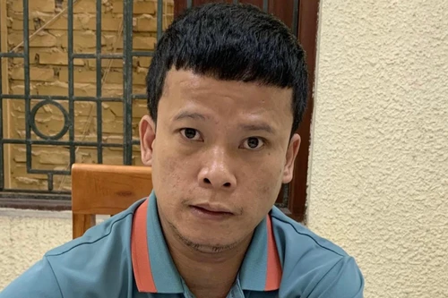 Bắt quả tang đối tượng trèo nóc nhà trộm cắp lan lúc rạng sáng