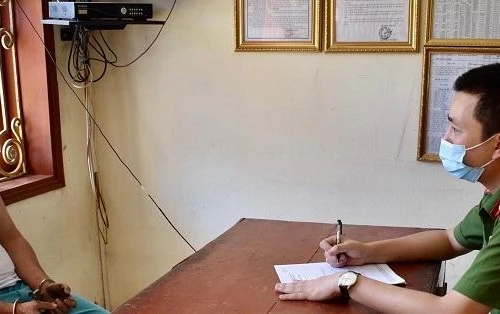 Kẻ chém bạn gái trong nhà nghỉ là đối tượng đang bị truy nã về tội giết người