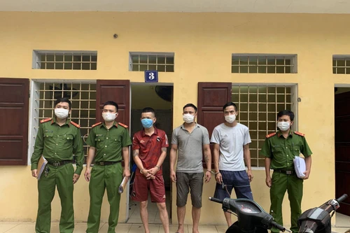 Bắt ổ nhóm chuyên dùng xe bán tải trộm tài sản cơ quan, doanh nghiệp