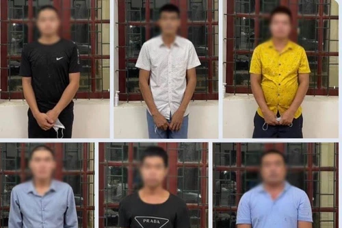 Bắt quả tang 8 người tụ tập đánh bạc khi Hà Nội đang thực hiện giãn cách xã hội