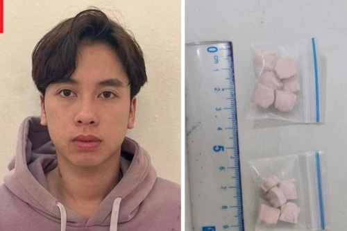 Giấu ma túy trong cạp quần để giao cho khách