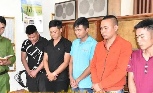 Bắt quả tang nhóm đối tượng đánh bạc trong lán công trình xây dựng