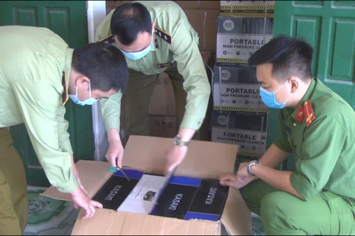 Đột kích kho hàng, phát hiện nhiều hàng hóa, máy móc nhập lậu