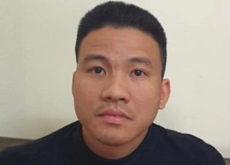 "Hô biến" chiếc ôtô đi thuê thành xe của mình rồi mang đi cầm cố