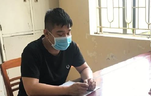 Tài xế ô tô gây tai nạn chết người rồi bỏ chạy