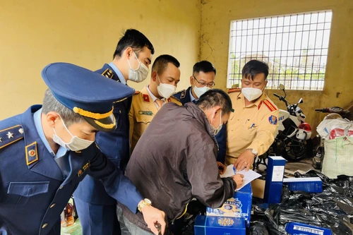 Phát hiện 432 chai rượu Chival, Macallan, Johnnie Walke không hóa đơn chứng từ