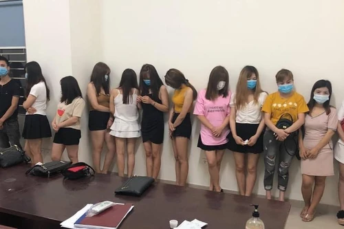 Công an quận Hà Đông quét vét xử lý 14 nữ giới tụ tập tại đường 72