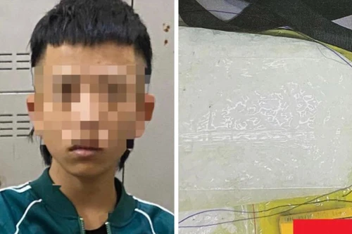 Bí mật bên trong chiếc xe taxi đỗ ven đường