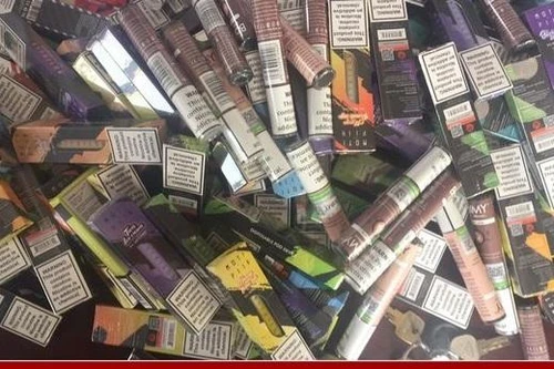 Xử phạt một trường hợp kinh doanh thuốc lá điện tử không rõ nguồn gốc