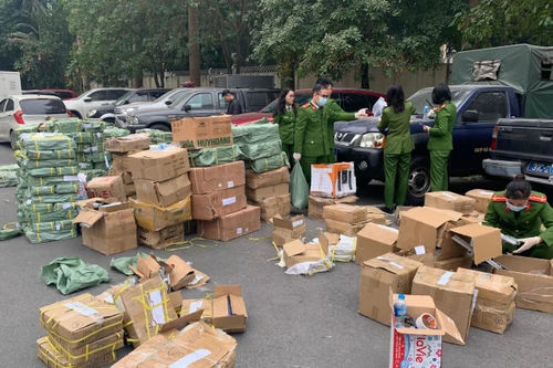 Công an Hà Nội phát hiện 39.000 sản phẩm khóa và phụ kiện cửa giả