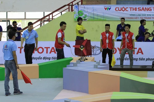 Khởi tranh vòng loại Robocon Việt Nam 2016