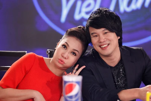 Thu Minh lập tức trở lại “ghế nóng” khi con trai mới 20 ngày tuổi