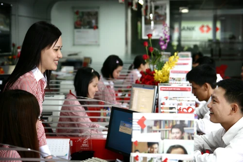 Được nới trần, ngân hàng ồ ạt tăng giá USD