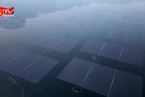 Nhà máy điện mặt trời nổi lớn nhất Đông Nam Á, góp phần làm giảm 214.000 tấn CO2 mỗi năm