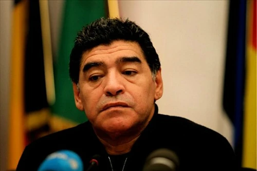 Maradona “đòi” được dẫn dắt Argentina