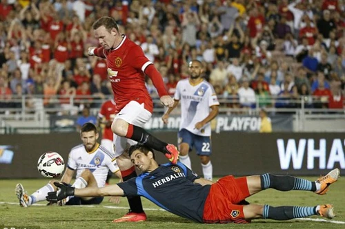 Đè bẹp LA Galaxy 7-0, Van Gaal có chiến thắng đầu tay cùng M.U