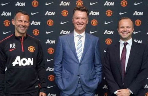 Chùm ảnh: HLV Louis Van Gaal ra mắt tại Manchester United