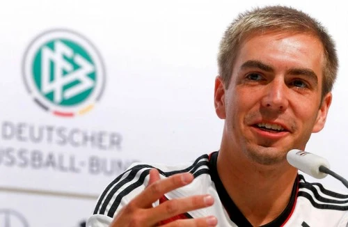 Phillip Lahm từ giã đội tuyển dù đang ở đỉnh vinh quang