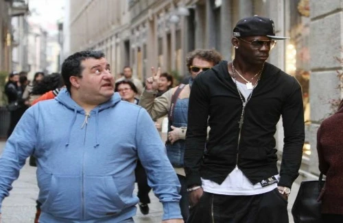 Mario Balotelli được tâng lên tận “mây xanh”