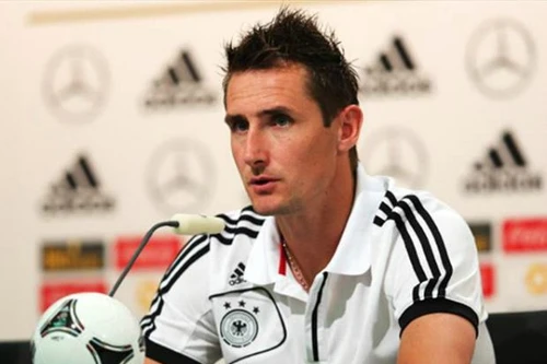 Miroslav Klose tuyên bố giã từ sự nghiệp quốc tế trên đỉnh vinh quang