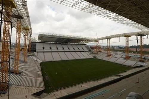 Sân vận động chưa có mái, Sao Paulo vẫn "sẵn sàng" cho World Cup?