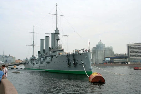 Tuần dương hạm Rạng Đông huyền thoại "giải nghệ"