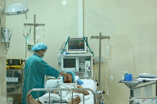 2 bệnh nhân được ghép tạng đã bình phục