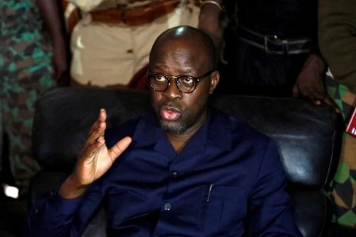 Binh sĩ nổi dậy phóng thích Bộ trưởng Quốc phòng Bờ Biển Ngà